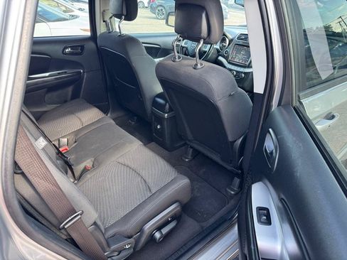 Used 2017 Dodge Journey SXT w/ Premium Group FWD image 9