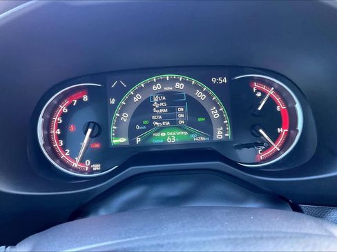 Used 2024 Toyota RAV4 XLE image 27