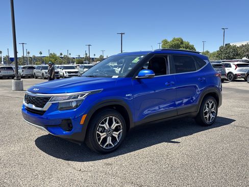 Used 2022 Kia Seltos EX AWD/4WD image 2