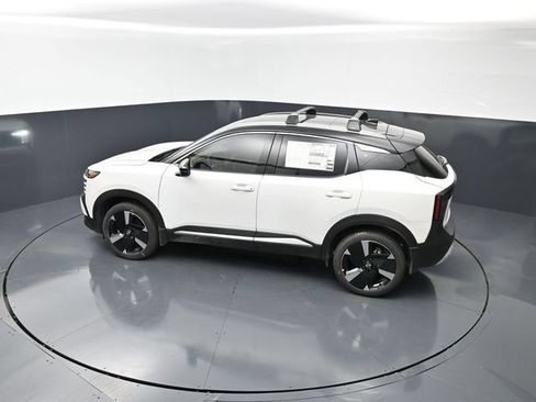 New 2026 Nissan Kicks SR FWD image 16