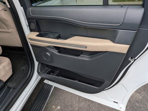 Used 2022 Ford Expedition Max Limited image 38