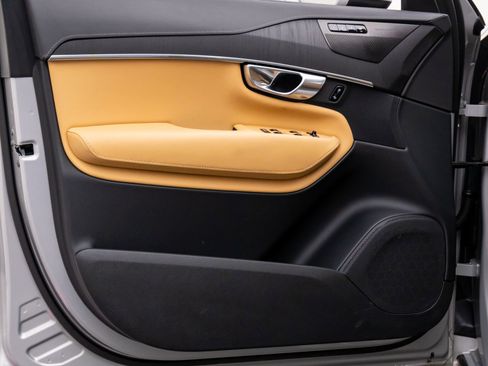 Used 2024 Volvo XC90 B6 Ultimate image 13