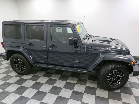 Used 2017 Jeep Wrangler Unlimited Sahara AWD/4WD image 5
