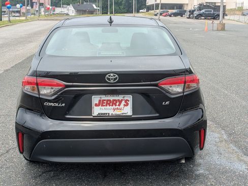 Used 2024 Toyota Corolla LE FWD image 7