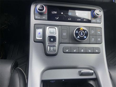 Used 2025 Hyundai Palisade Calligraphy image 15
