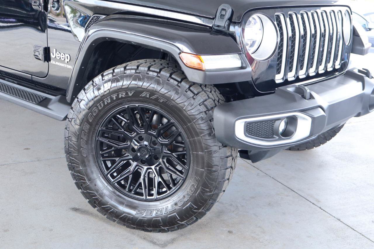 Used 2020 Jeep Gladiator Overland AWD/4WD image 4
