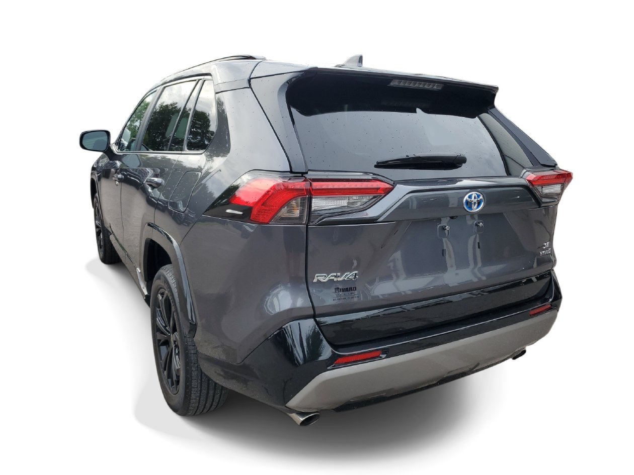 Used 2023 Toyota RAV4 SE w/ Convenience Package AWD/4WD image 3