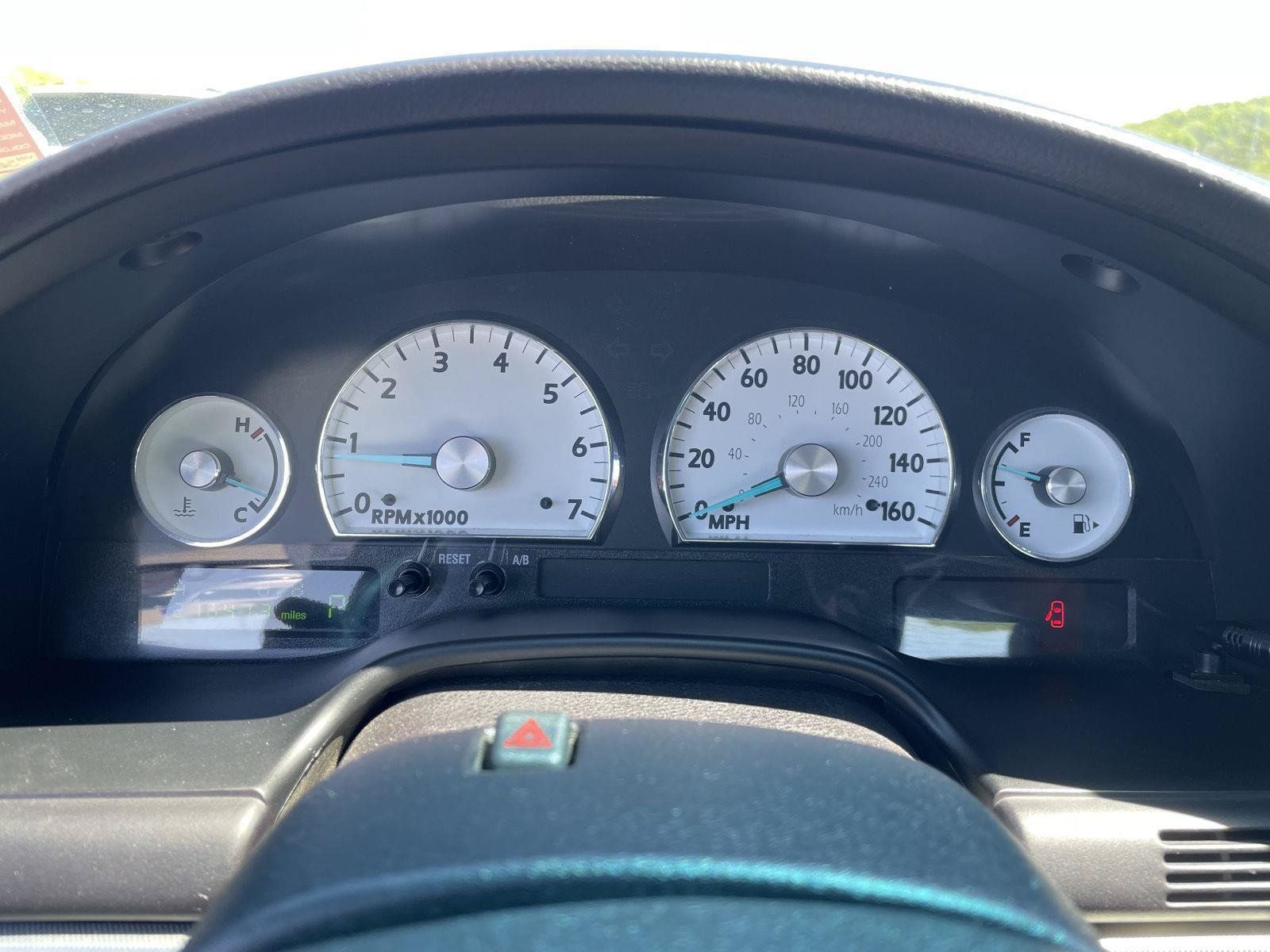 Used 2005 Ford Thunderbird RWD image 19