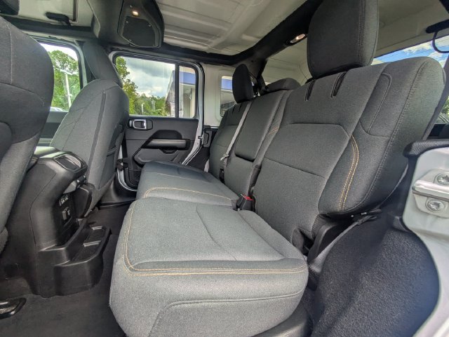 Used 2024 Jeep Wrangler Unlimited Sahara AWD/4WD image 13