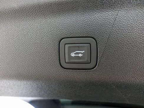 New 2026 Chevrolet Suburban Premier image 28