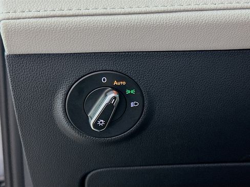 Used 2025 Volkswagen Taos S image 16