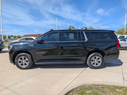Used 2023 GMC Yukon XL SLE AWD/4WD image 3