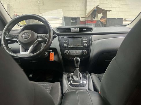 Used 2018 Nissan Rogue Sport S FWD image 10