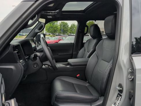 Used 2025 Lexus GX 550 w/ Cold Area Package AWD/4WD image 12