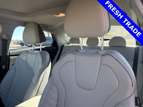 Used 2024 Hyundai Elantra Limited image 13