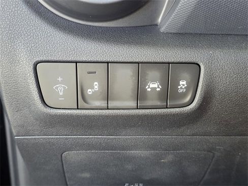 Used 2019 Hyundai Kona Limited image 22