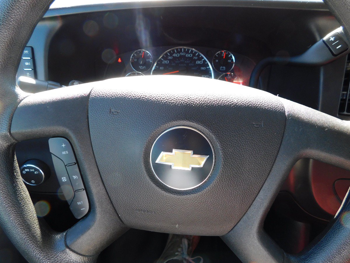 Used 2025 Chevrolet Express 2500 w/ Driver Convenience Package RWD image 14