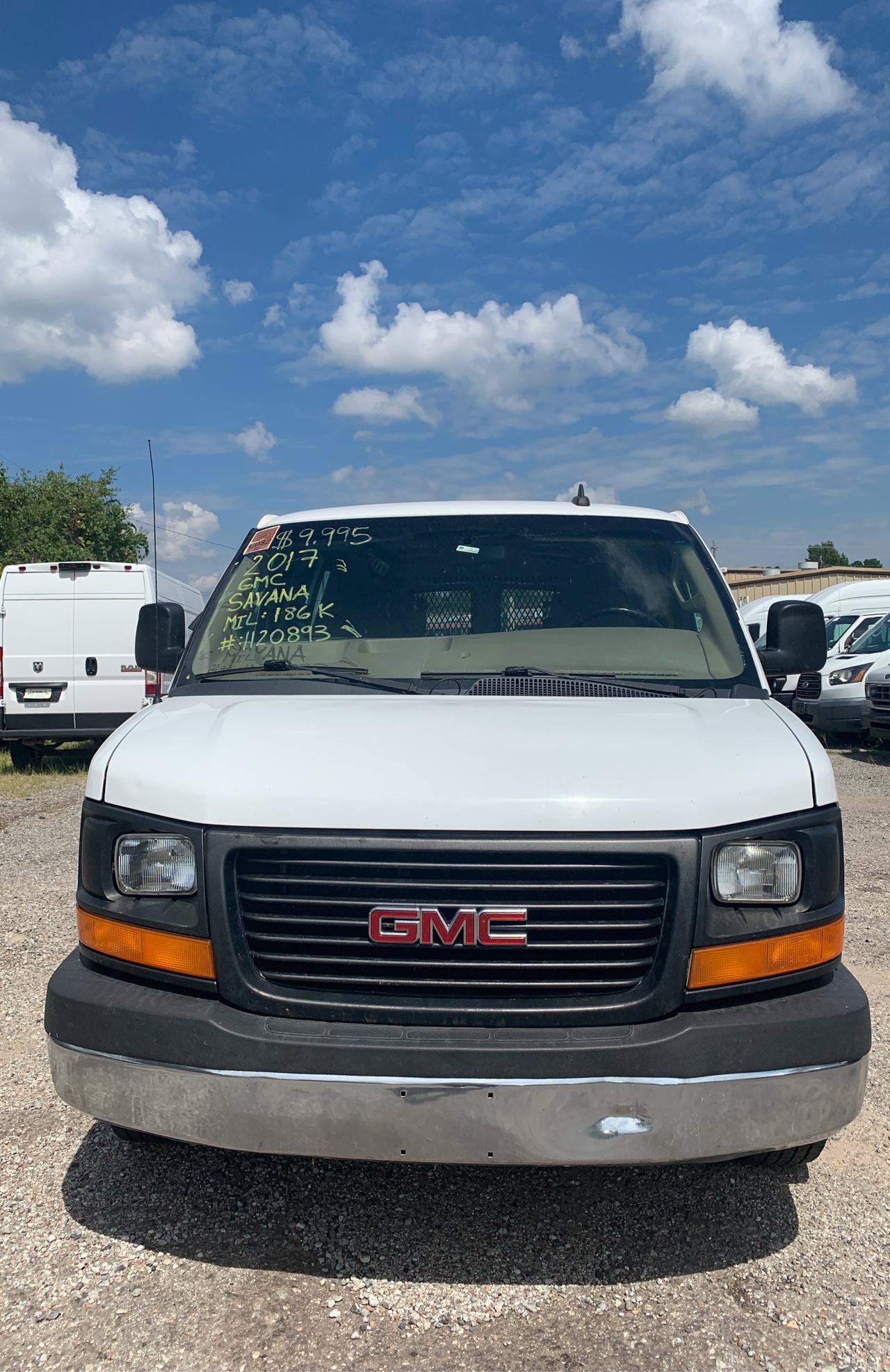 Used 2017 GMC Savana 2500 Extended RWD image 2