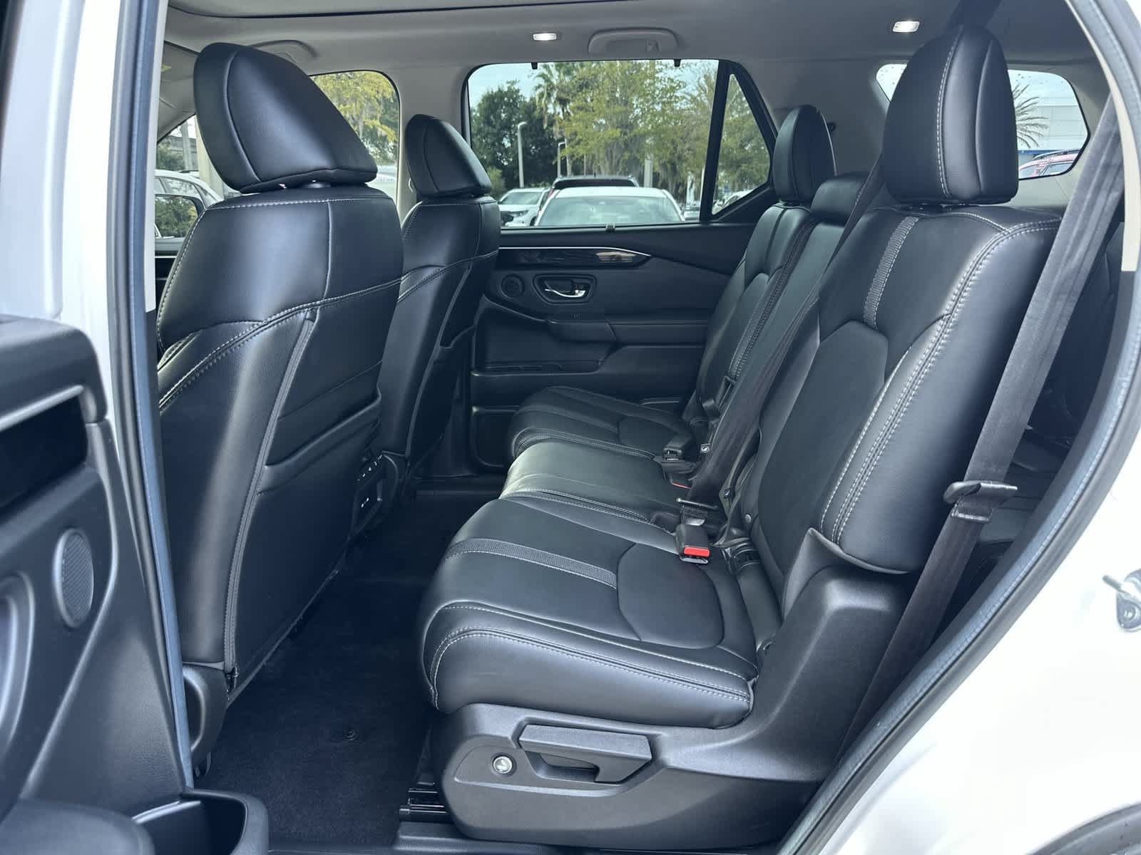 Used 2024 Honda Pilot Touring image 15