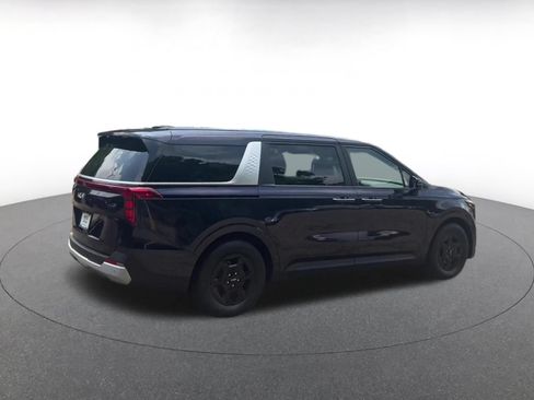 Used 2026 Kia Carnival FWD image 11