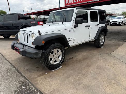 Used 2012 Jeep Wrangler Unlimited Sport image 16