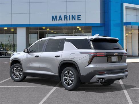 New 2026 Chevrolet Traverse LT image 3