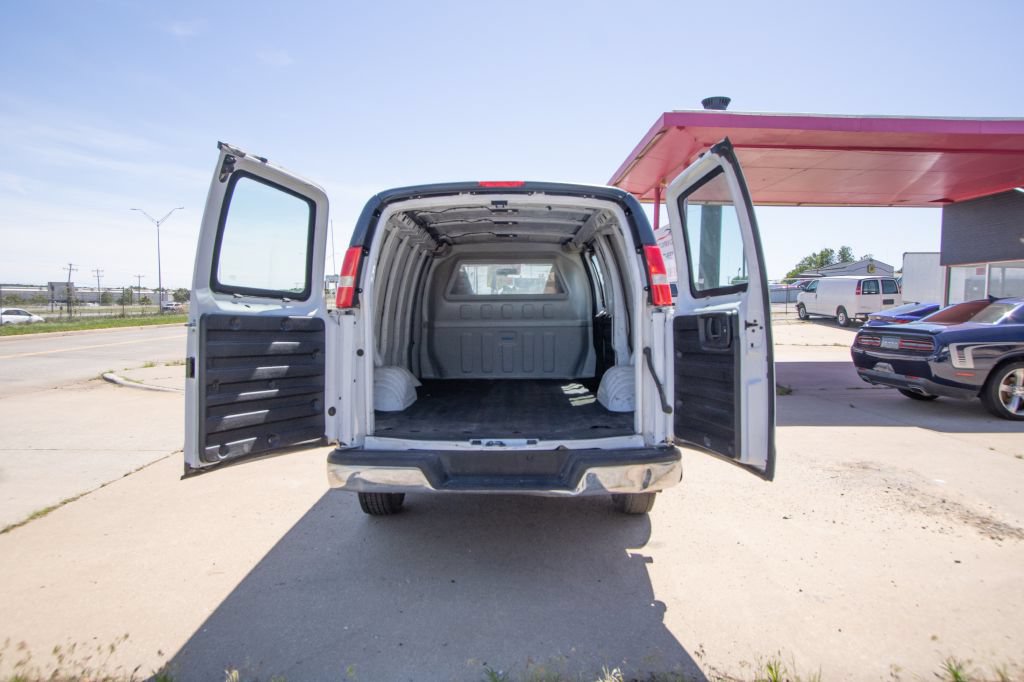 Used 2019 Chevrolet Express 2500 w/ Driver Convenience Package RWD image 11
