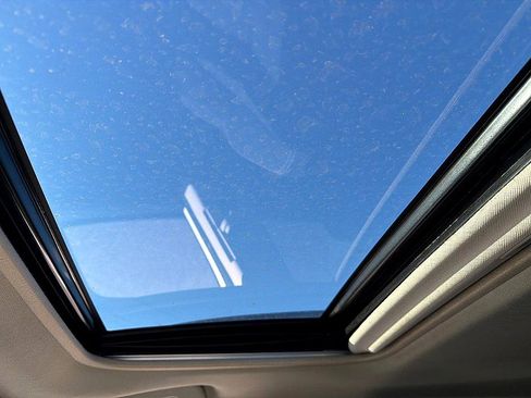 Used 2018 Toyota RAV4 XLE image 12