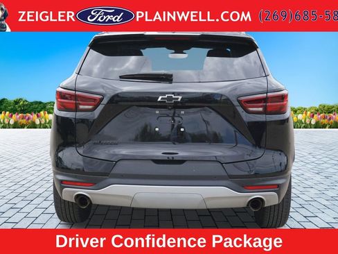 Used 2024 Chevrolet Blazer LT w/ Convenience Package FWD image 4