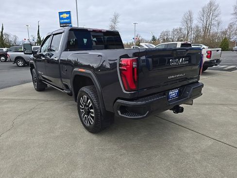 Used 2024 GMC Sierra 3500 Denali Ultimate image 3