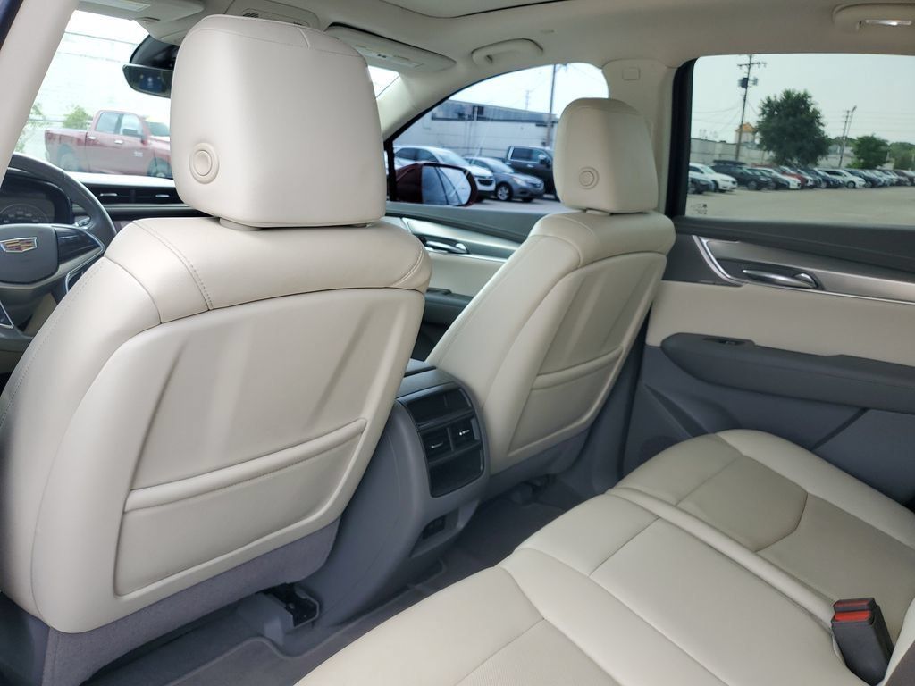 Used 2020 Cadillac XT5 Premium Luxury FWD image 12