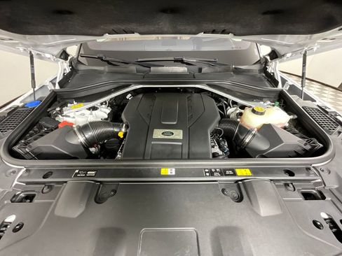 Certified 2023 Land Rover Range Rover SE image 28