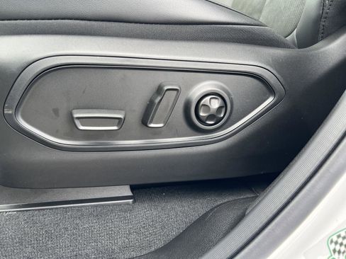 New 2026 Jeep Grand Cherokee Altitude AWD/4WD image 17