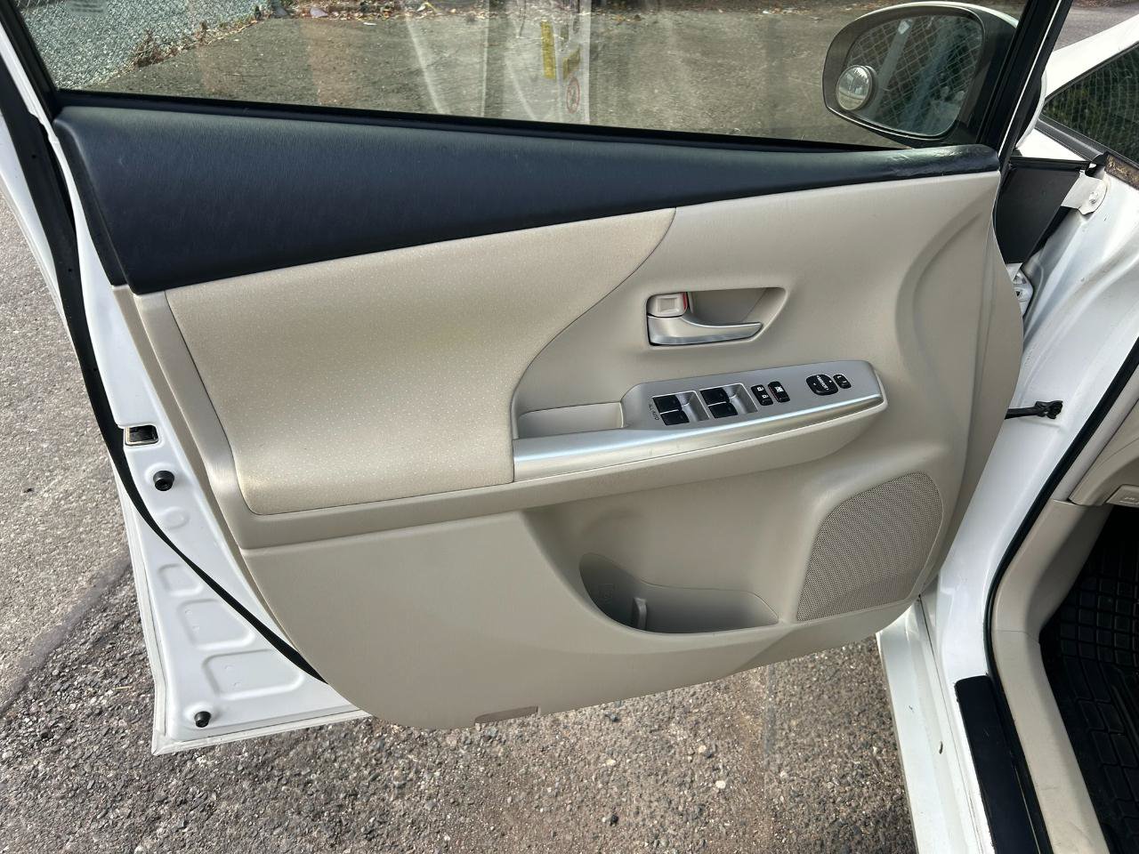 Used 2012 Toyota Prius V Three FWD image 8