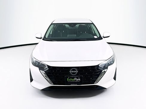 Used 2024 Nissan Sentra SV image 2