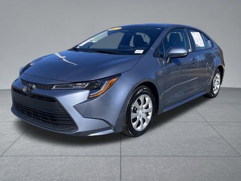 Used 2025 Toyota Corolla LE image 2