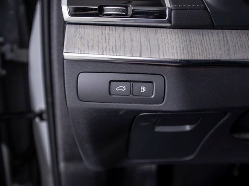 Used 2025 Volvo XC90 T8 Ultra w/ Protection Package image 35