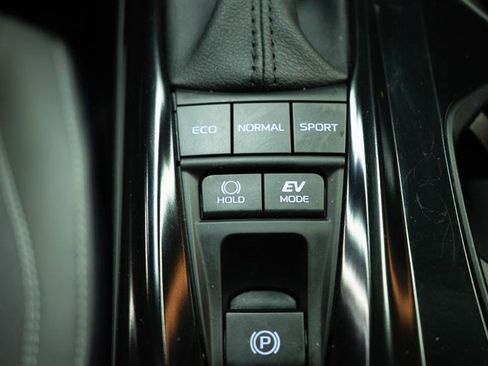 Used 2025 Toyota Camry SE w/ Multimedia Upgrade Package image 22