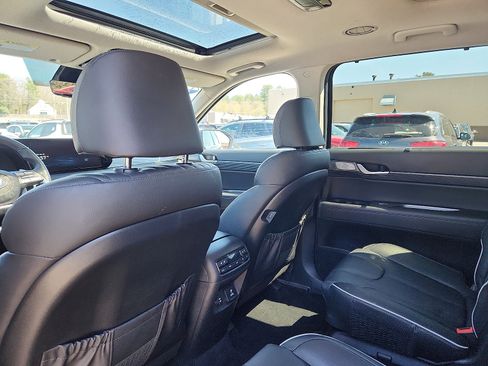 Used 2024 Hyundai Palisade Limited AWD/4WD image 25