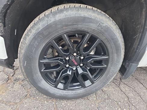 Used 2024 GMC Sierra 1500 Pro image 2