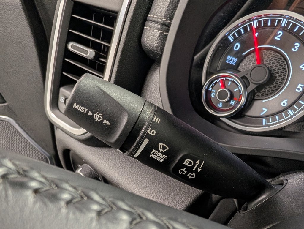 Used 2024 RAM 1500 Laramie AWD/4WD image 19