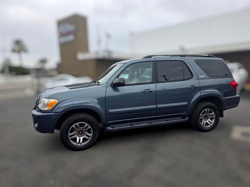 Used 2006 Toyota Sequoia SR5 RWD image 3