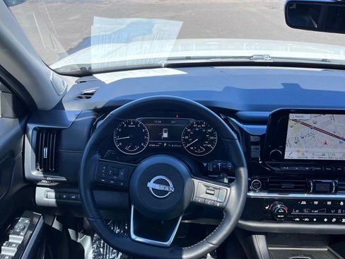 Used 2023 Nissan Pathfinder SL w/ SL Premium Package AWD/4WD image 17