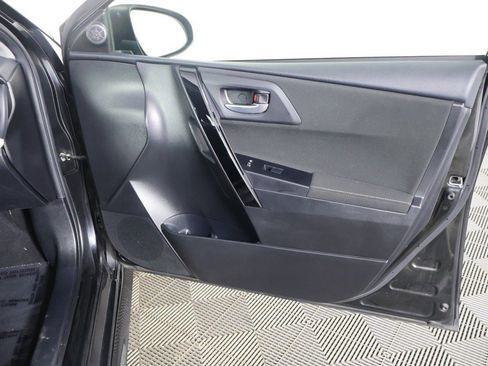 Used 2017 Toyota Corolla iM image 19