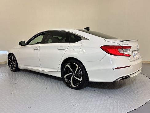 Used 2022 Honda Accord Sport image 3