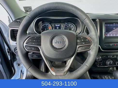 Used 2020 Jeep Cherokee Latitude Plus FWD image 13