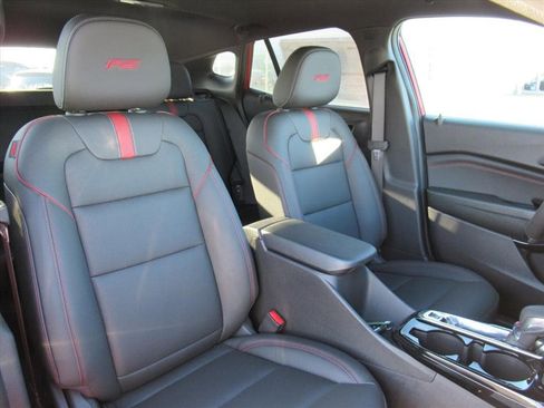 New 2026 Chevrolet Trax RS w/ Sunroof Package image 9