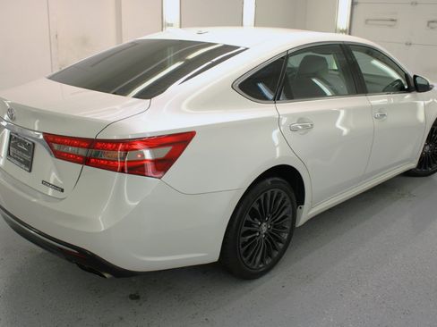Used 2016 Toyota Avalon Touring image 30