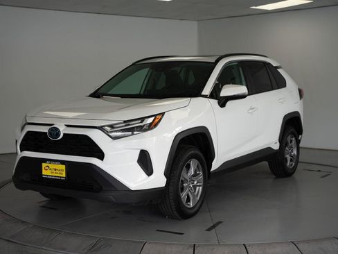 Used 2023 Toyota RAV4 XLE w/ Convenience Package AWD/4WD image 3