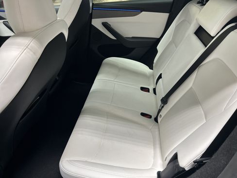 Used 2026 Tesla Model Y AWD image 8